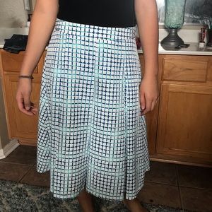 High waisted,under knee length skirt